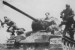 Vojaci Červenej armády zoskakujúci z tanku (T - 34)